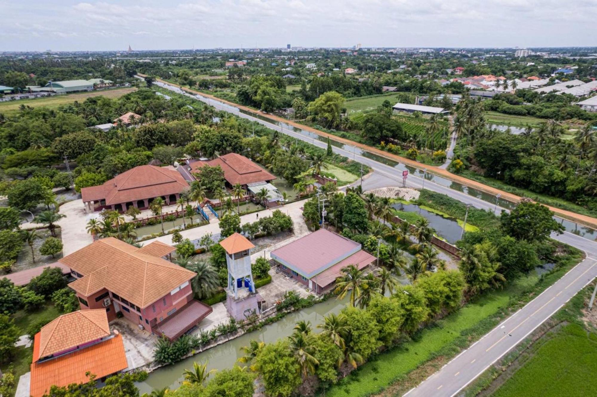 Busaya Resort & Cuisine Nakhon Pathom Eksteriør billede